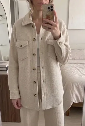 Aritzia Wilfred 100% Merino Wool Ganna Shirt Jacket in Heather Bone thumbnail 1