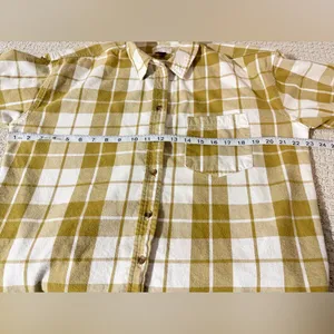 Universal Threads Mustard and White Plaid Button-Up Shirt thumbnail 4