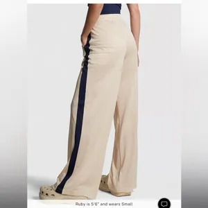 PINK Victoria’s Secret Mesh Tech Wide-Leg Pants‎ thumbnail 2