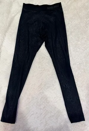 Nike Pro Leggings size M textured pattern  thumbnail 1
