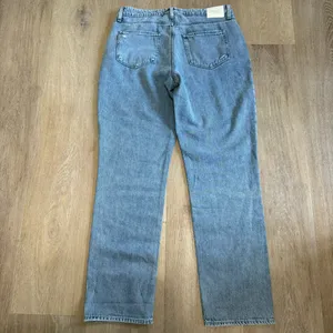 Paige Relaxed Noella Light Wash Denim Jeans thumbnail 5
