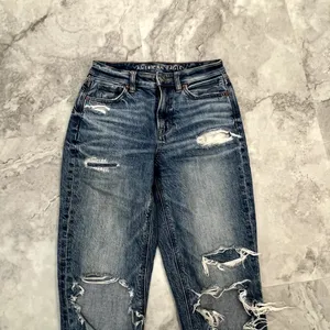 American Eagle Mom Jean‎ Size 00 Blue Stretch Mid-Rise Distressed Blown Knees thumbnail 3