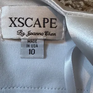 Xscape Cocktail Dress W White Satin Halter And Black Pencil Bottom Size 10 thumbnail 6