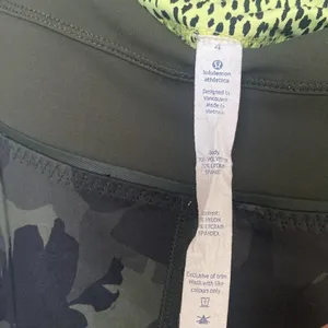 Lululemon Green Camo Style Leggings Size 4‎ thumbnail 4