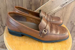 Naturalizer Women’s Size 6M Brown Leather Embossed Buckle Loafers Slip-On Shoes thumbnail 1