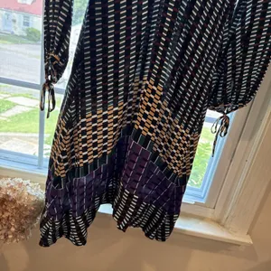 Maeve For Anthropologie Knee Length Dress Black Multi Color Long Sleeved Size 10 thumbnail 2