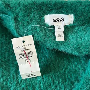 Aerie fluffy 4 ever reversible twist Green comfy cropped sweater L thumbnail 4