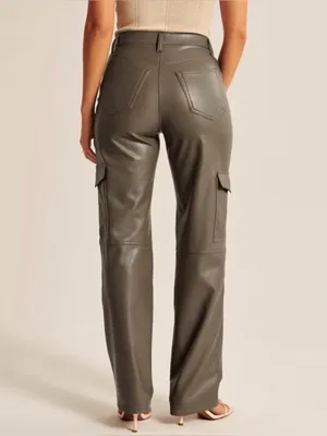 NEW Abercrombie & Fitch Curve Love Vegan Leather Cargo 90s Relaxed Pants 31/12 thumbnail 2