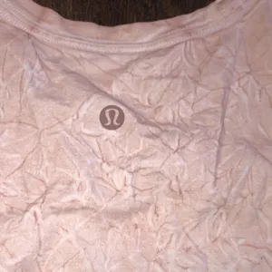 Lululemon athletic top size medium thumbnail 4