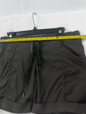 lululemon athletica Black Rolled-Hem Everyday Shorts 1044 thumbnail 3