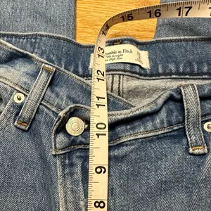Abercrombie & fitch ultra high rise 90s straight 29/8 thumbnail 3