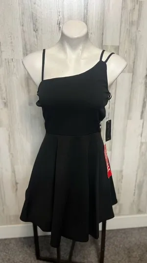 Windsor black flare dress thumbnail 1