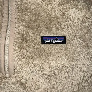 Patagonia Women’s Los Gatos Fleece Quarter Zip in Khaki,‎ Size M thumbnail 2