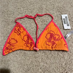 Out from under orange and pink off shore triangle bikini top never worn M/L thumbnail 2