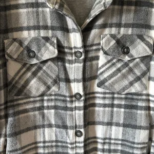Thread & Supply Womens Gray Button Down‎ Plaid Shacket Size Med Flannel Fall thumbnail 8
