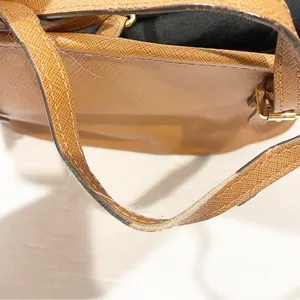 Michael Kors‎ Jet Set Honey Crosshatch Leather Small Tote Clip Closure thumbnail 5