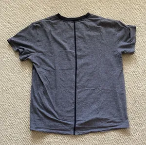 LULULEMON All Yours Boyfriend Tee Micro Stripe Black White Size 8 10 Cotton EUC thumbnail 9