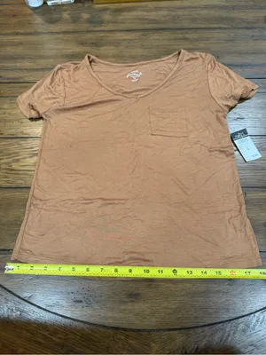 Rue21 Women's Short Sleeve V-Neck Pocket Tee in Rust Brown thumbnail 4