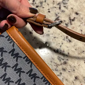 Michael Kors Shoulder Bag Women Small Gray Brown Monogram Y2K Preppy Logo‎ thumbnail 4