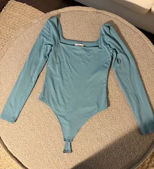 Babaton Aritzia Long-Sleeve Square Neck Bodysuit in Light Blue thumbnail 1