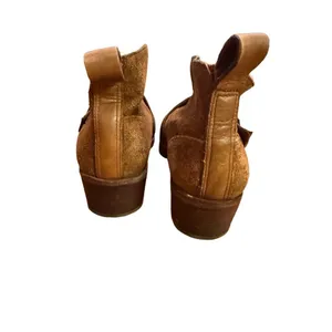 Ugg W Wright Belted Shearling‎ Lined Chestnut Leather Suede Ankle Boots Sz 7 thumbnail 3