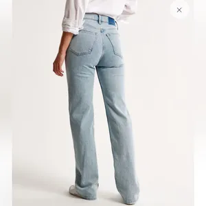 NWT Abercrombie & Fitch The ‘90s Relaxed High Rise Jeans thumbnail 6