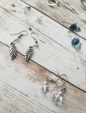 Job Lot of 9 Pairs of Earrings Silver Tone Pre Owned Earrings for Pierced Ears thumbnail 1