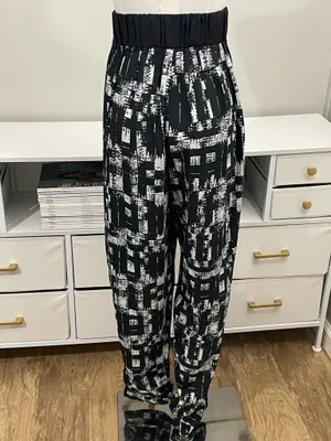 City Chic Abstract Dress Pants (XS) thumbnail 3