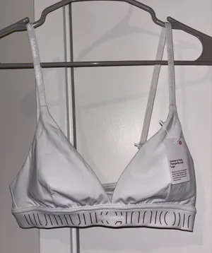 Lululemon Sports Bra thumbnail 1
