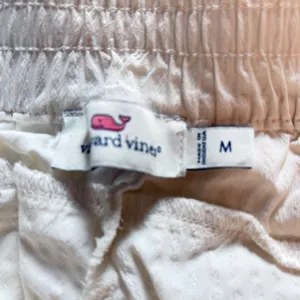 Vineyard Vines Women Cream Performance Athletic Shorts Medium Drawstring Pockets thumbnail 3