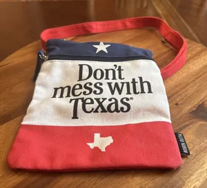 ROBIN RUTH Don’t Mess With Texas Purse Bag Crossbody Zip thumbnail 1