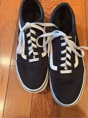 Vans Old Skool Black & White Sneakers Women’s Size 9.5 EUC thumbnail 2