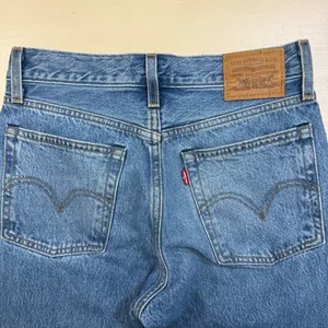 Levi’s Wedgie Straight Jeans Women’s 26 Button Fly Frayed Hem Blue Denim thumbnail 9