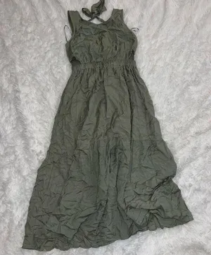 Green Open Back Maxi Dress size Small Boutique Brand for Wedding Guest / Winery thumbnail 2