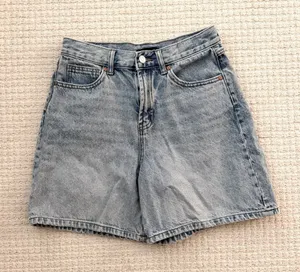 Light wash denim jean jorts thumbnail 1