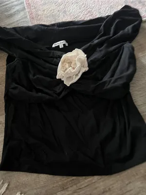 Reformation Emerald Knit Top in Black with Ivory Rosette Size S thumbnail 9