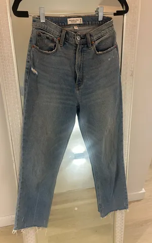 Abercrombie Jeans Curve Love Ankle Straight Ultra High-Rise thumbnail 1