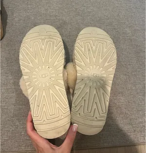 Ugg slippers thumbnail 7