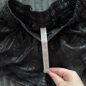 Lululemon Hotty Hot Short II *2.5" Manifesto thumbnail 3