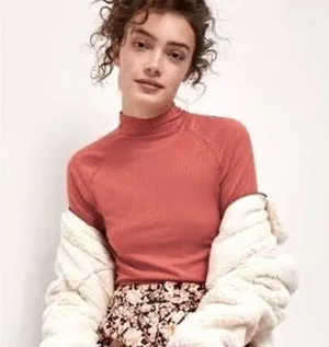 Anthropologie Indra Mock Neck Rose Seamless Turtle Neck NWT Sz L thumbnail 1