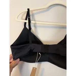 SKIMS Wireless Form Push Up Plunge Bra Size 36C Onyx Black NWT $54 thumbnail 6