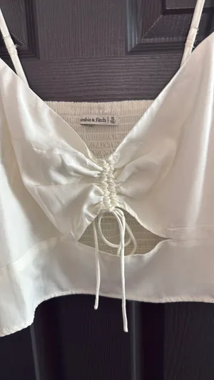 Abercrombie cropped tie front top XL thumbnail 3