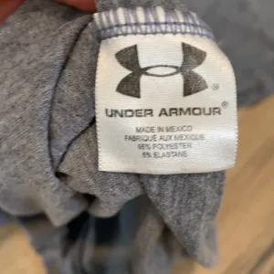 Under armour tee thumbnail 5