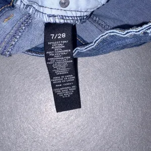 BCBGeneration Womens Mid Rise Bootcut Distressed Jeans Blue Size 7/28 thumbnail 5