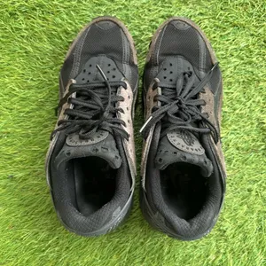 Nike Air Huarache Runner 'Black Anthracite' Size 5 Women’s Size 6.5 thumbnail 4