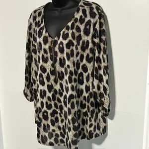 Rebecca Malone Plus Size 1X Leopard Print Zip Front Roll Tab Sleeve Tunic Top thumbnail 4
