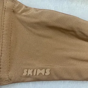 SKIMS Wireless Bra 36A NWT thumbnail 3