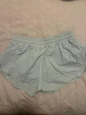 Lululemon White Hotty Hot 2.5" Shorts thumbnail 3