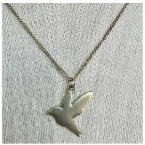 Flying bird pendant necklace Gold thumbnail 2