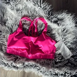 💖🆕Lululemon Sonic Hot Pink Energy Sports Bra ✨NWT✨ thumbnail 4